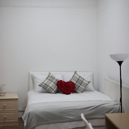 לונדון Oyo New City Lodge מראה חיצוני תמונה