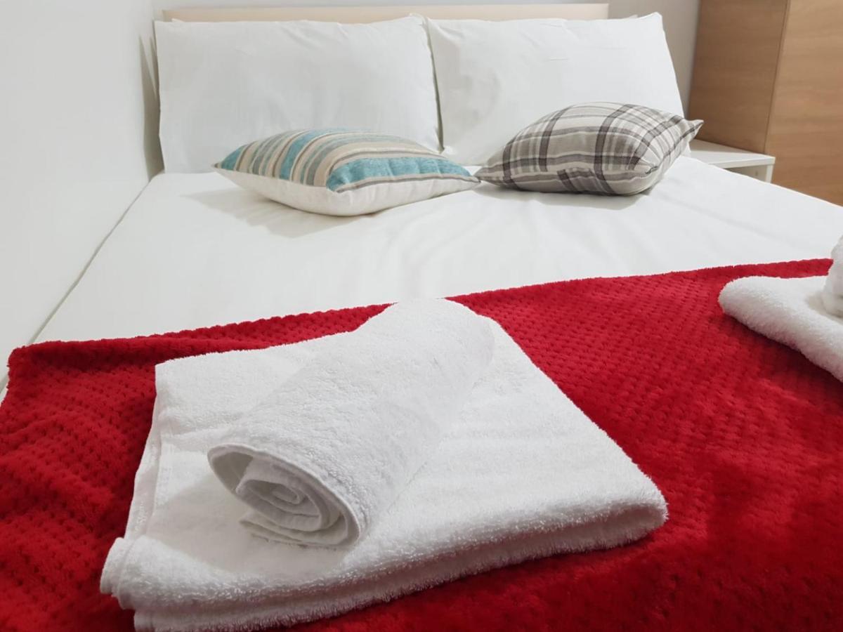 לונדון Oyo New City Lodge מראה חיצוני תמונה