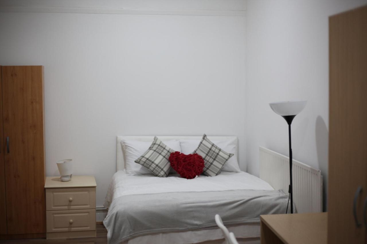 לונדון Oyo New City Lodge מראה חיצוני תמונה