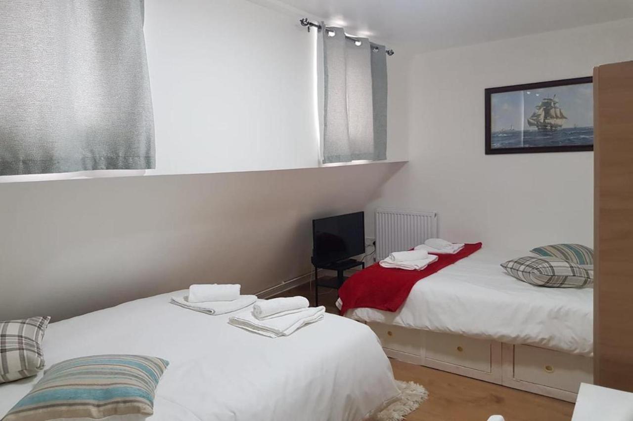 לונדון Oyo New City Lodge מראה חיצוני תמונה